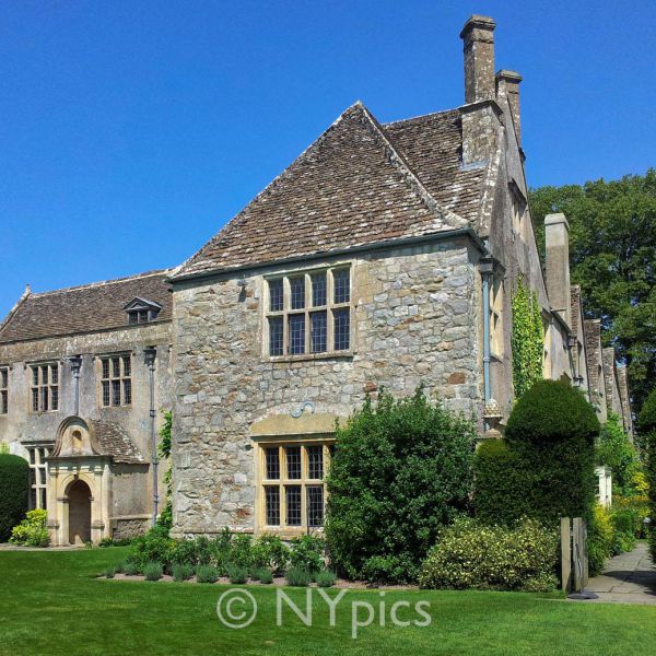 Avebury Manor