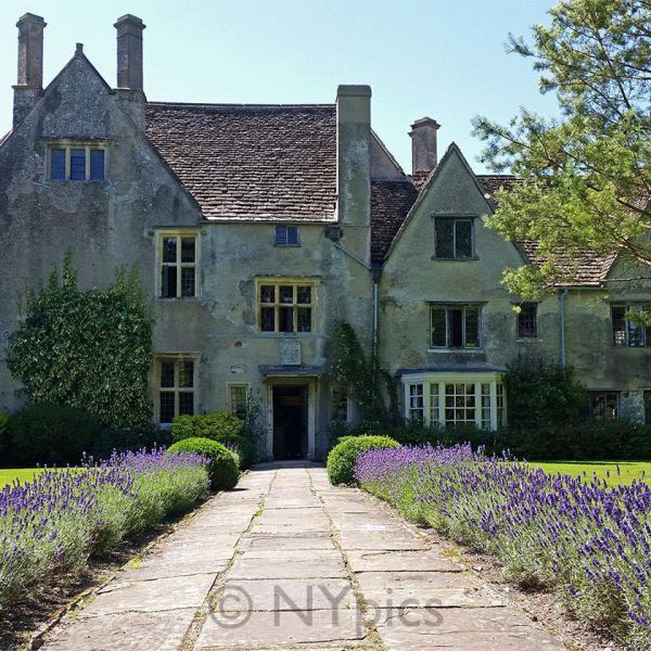 Avebury Manor