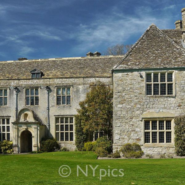 Avebury Manor