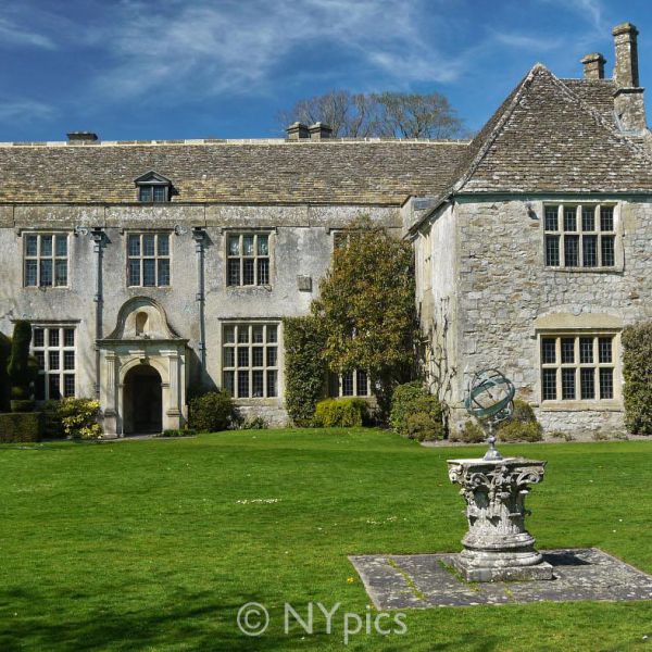 Avebury Manor