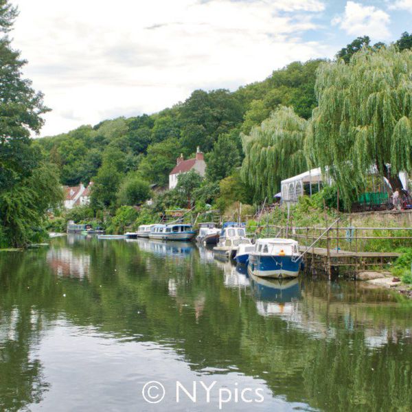 The Old Lock And Weir Inn On The River Avon