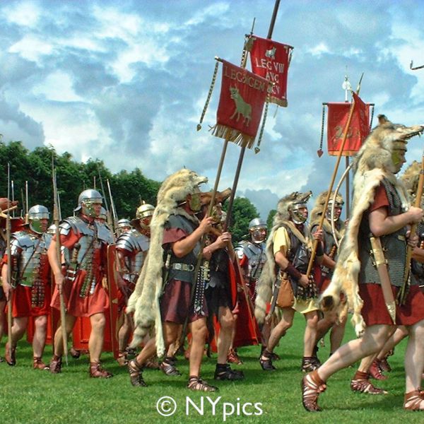 Roman Standard Bearers