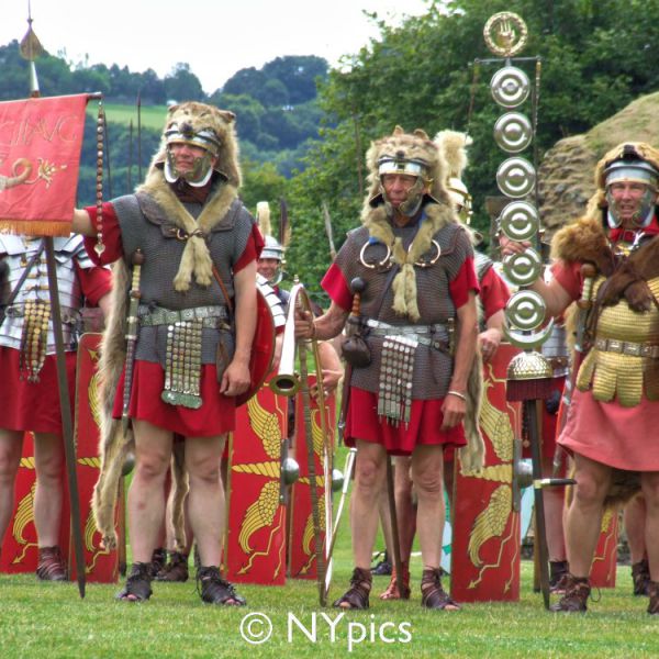 Roman Standard Bearers