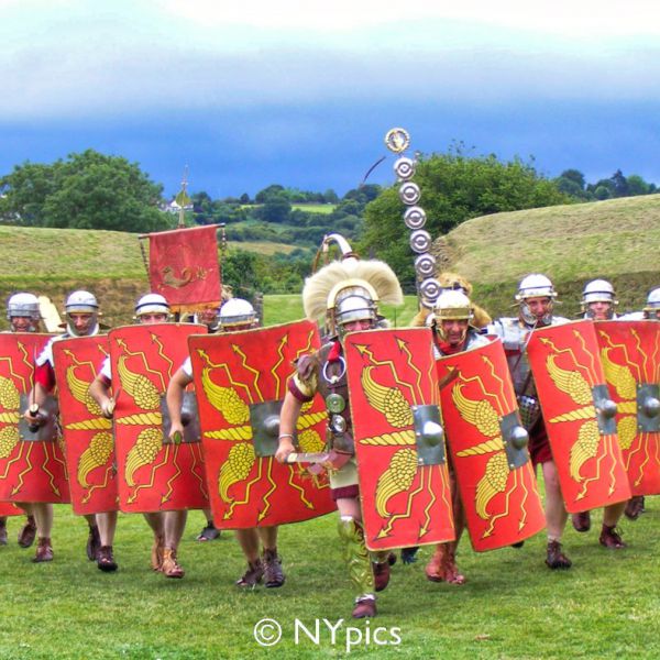 Roman Soldiers Advancing Rapidly In V Formation